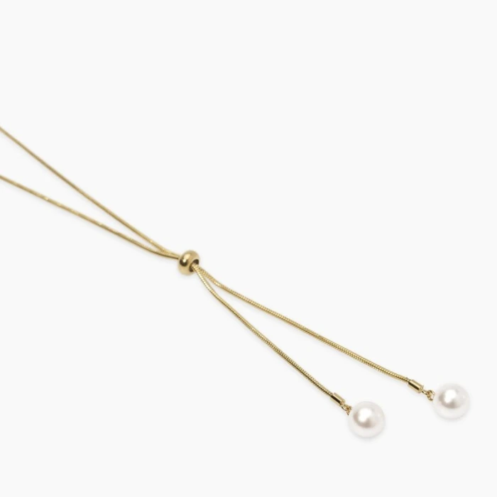 Collar dorado con colgante