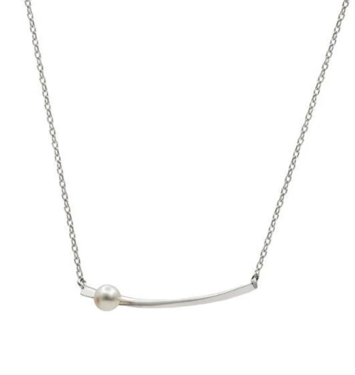 Colgante perlas con diseño fino y minimalista