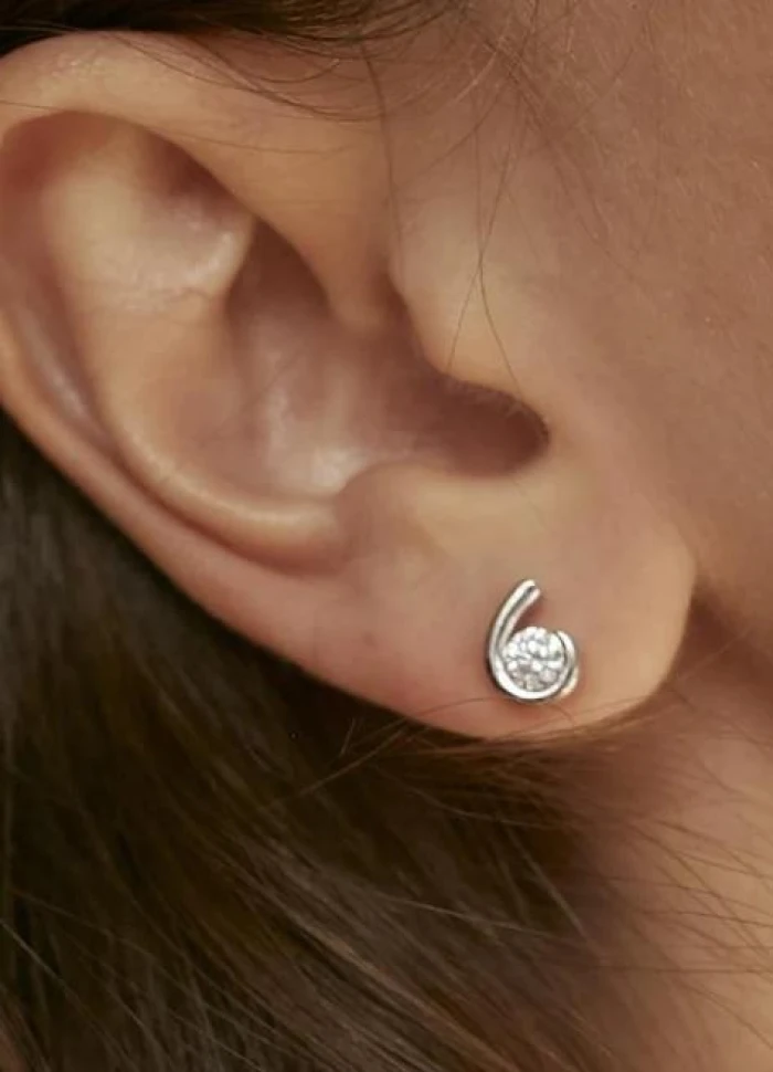 Pendientes botón diseño de lágrima con circonita