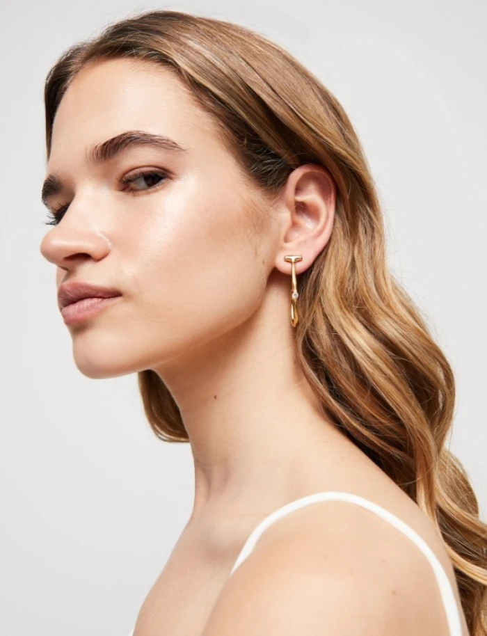 Pendientes aro bañado en oro 18k con topacio blanco