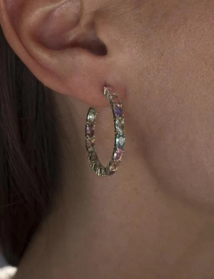 Pendientes aro con piedras en tonos rosas de talla oval
