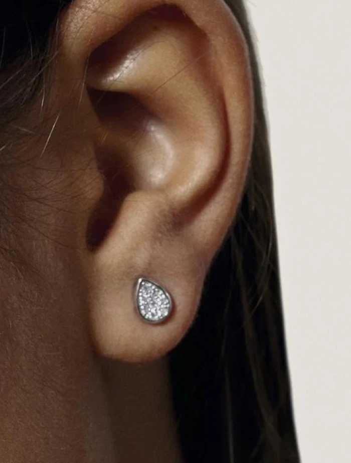 Pendientes pequeños brillantes plata motivo gota