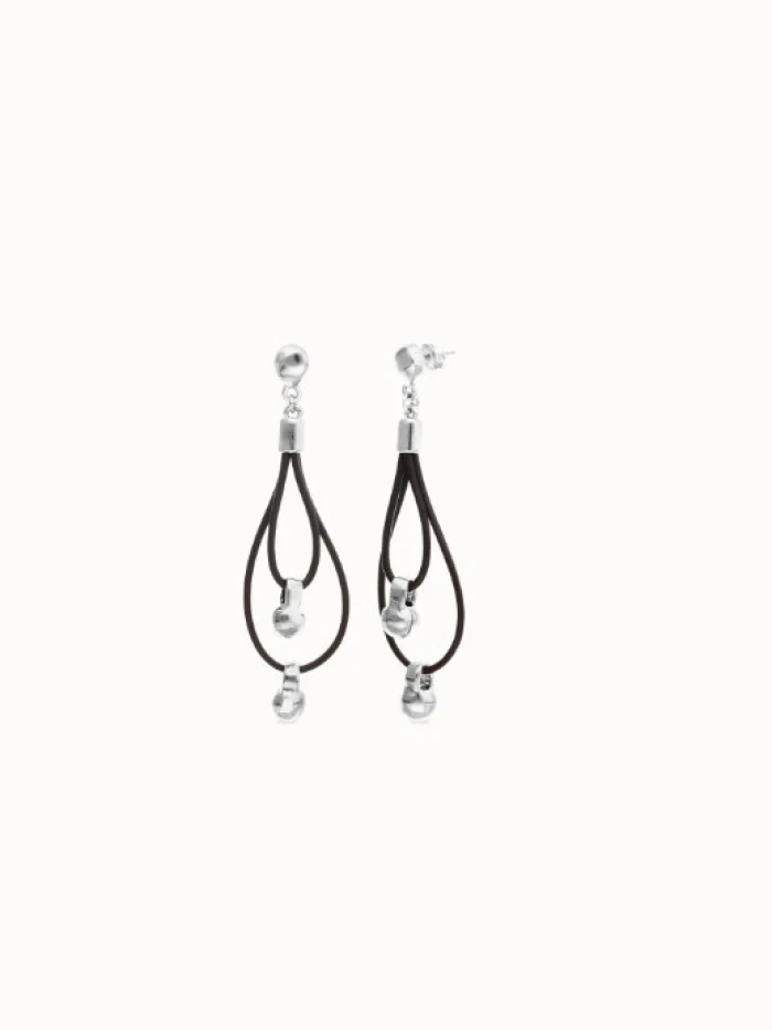 Pendientes de cuero largo doble con detalle de esfera bañada en plata de ley