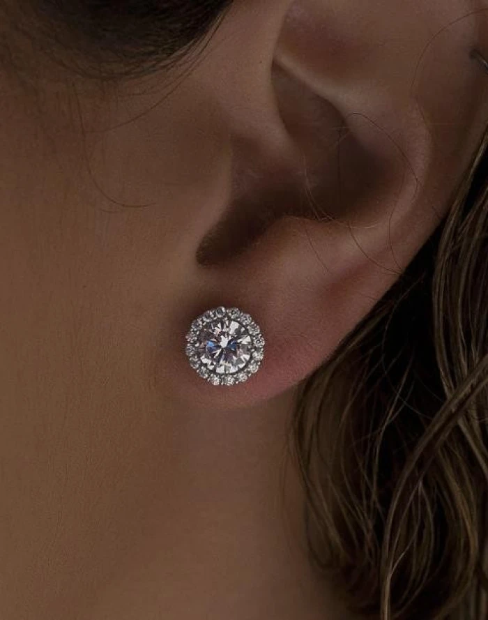 Pendientes brillantes pequeños con circonitas