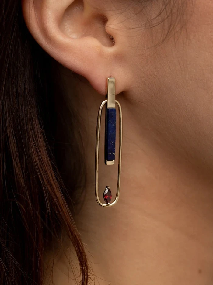 PENDIENTES DE ESTILO GEOMÉTRICO