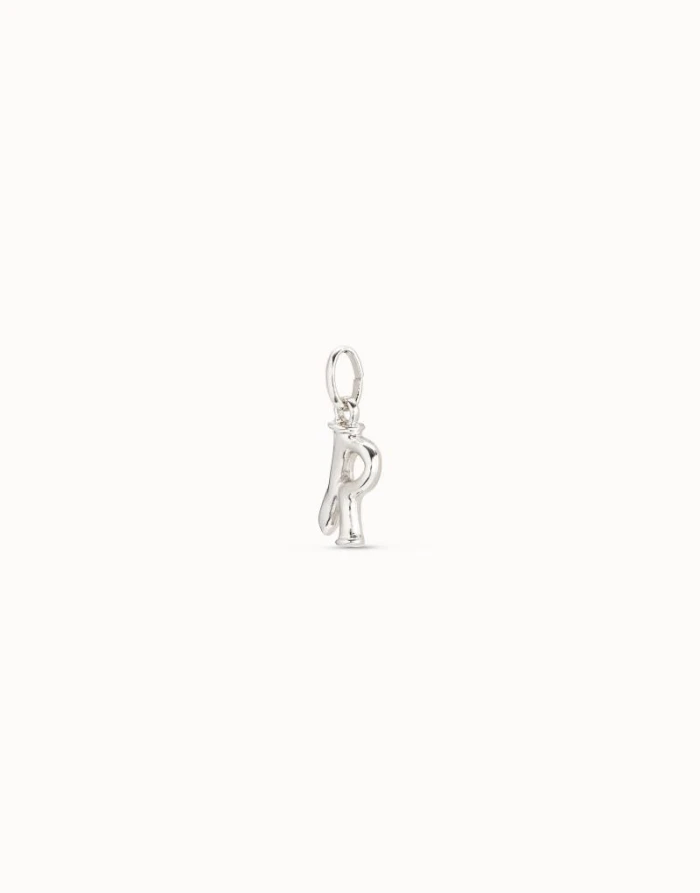 Charm bañado en plata de ley de letra R