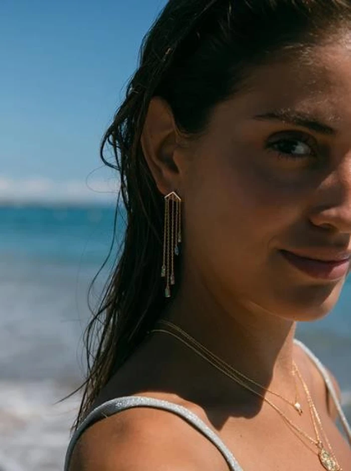 Pendientes largos diseño cinco cadenas con gemas tono azul