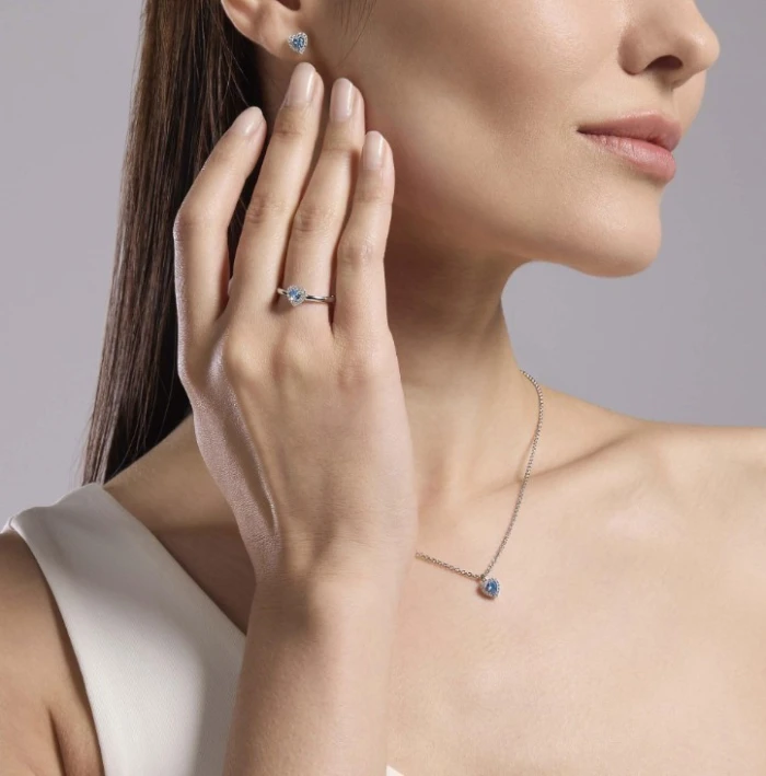 ANILLO CORAZOÓN AGUAMARINA