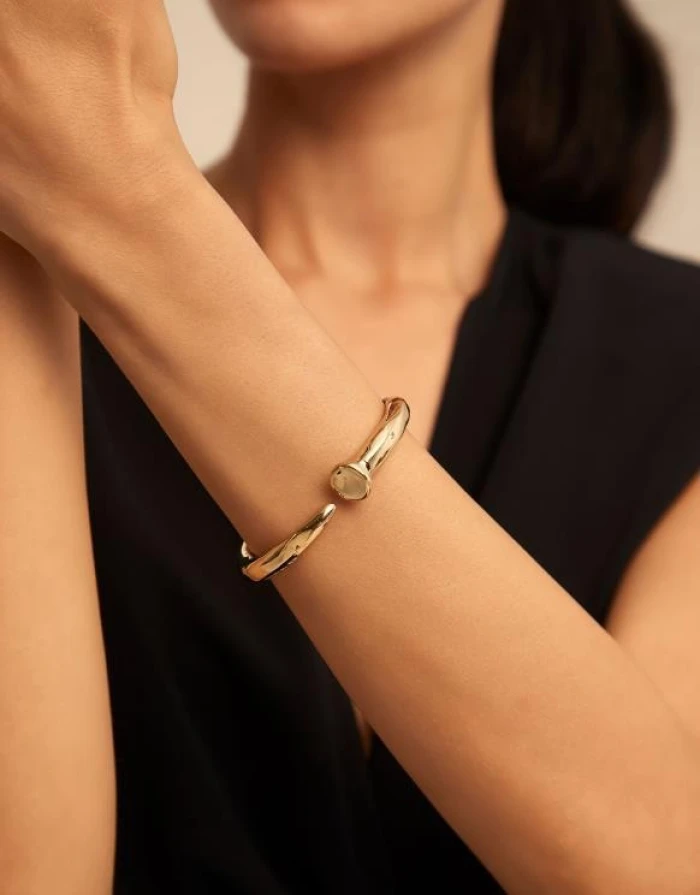 Pulsera rígida bañada en oro de 18k