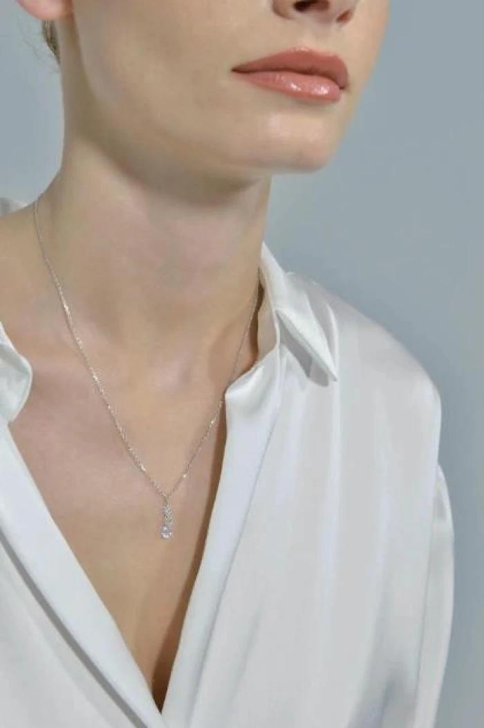 COLLAR PLATA RODIO TRES CIRCONITAS BLANCAS BRILLANTES