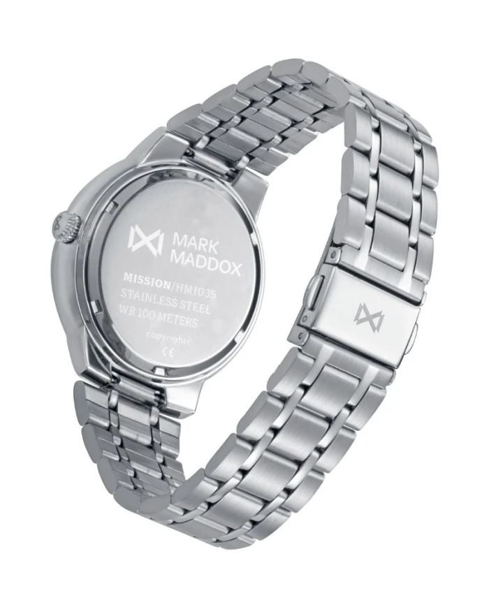 RELOJ con caja de acero, bisel negro y brazalete metálico.