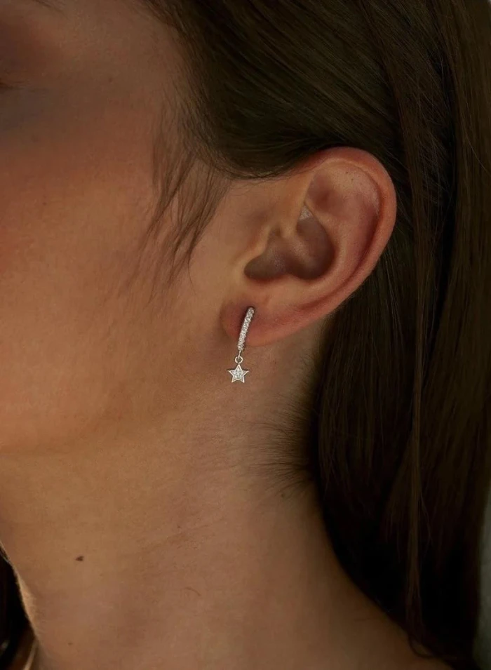 Pendientes aros con colgantes y charm de estrella con circonitas