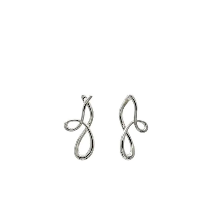Pendientes originales en plata estilo liquido entrelazado