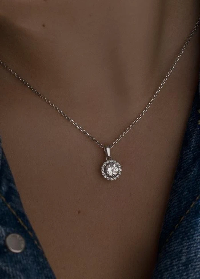 Colgante brillante con cuarzo adamantino talla redonda