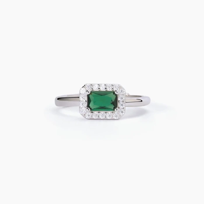 Anillo con esmeralda sintética octogonal¿FRESCO O RETRO?