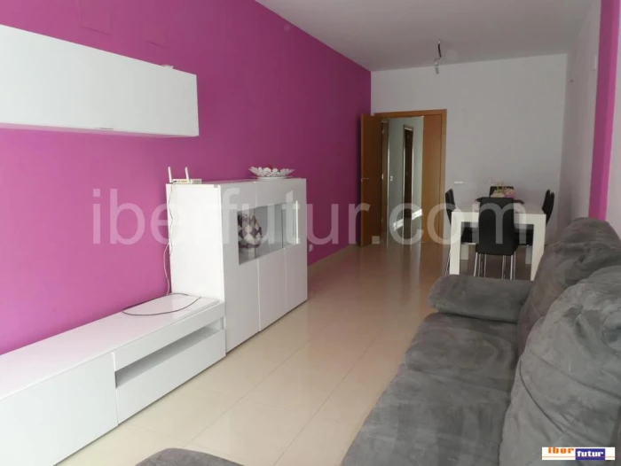 Piso/apartamento en buen estado. Con plaza de PARKING y TRASTERO